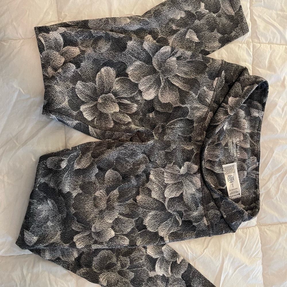 Athleta Black and Gray Patterned legging, small